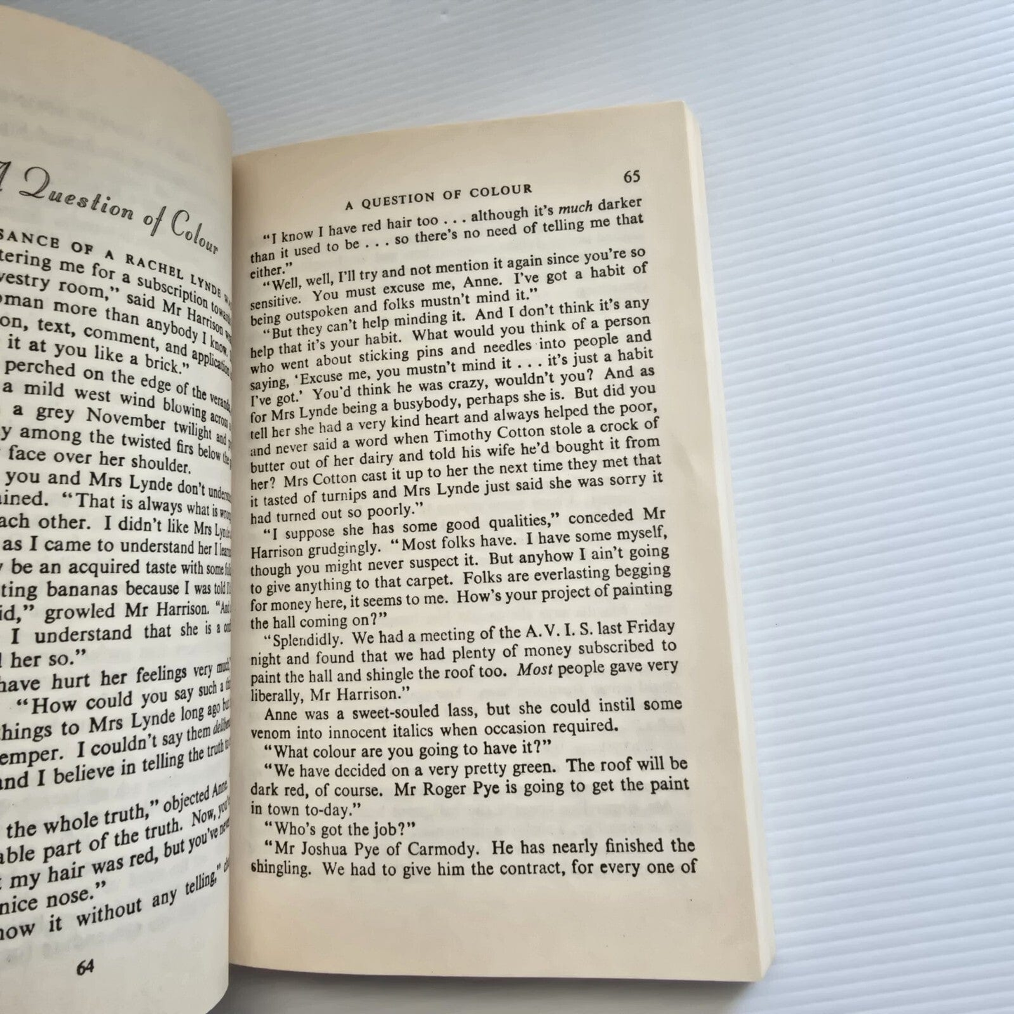 Alona.com.au 2x L. M. Montgomery Books Anne Of The Island And Anne Of Avonlea, Paperback