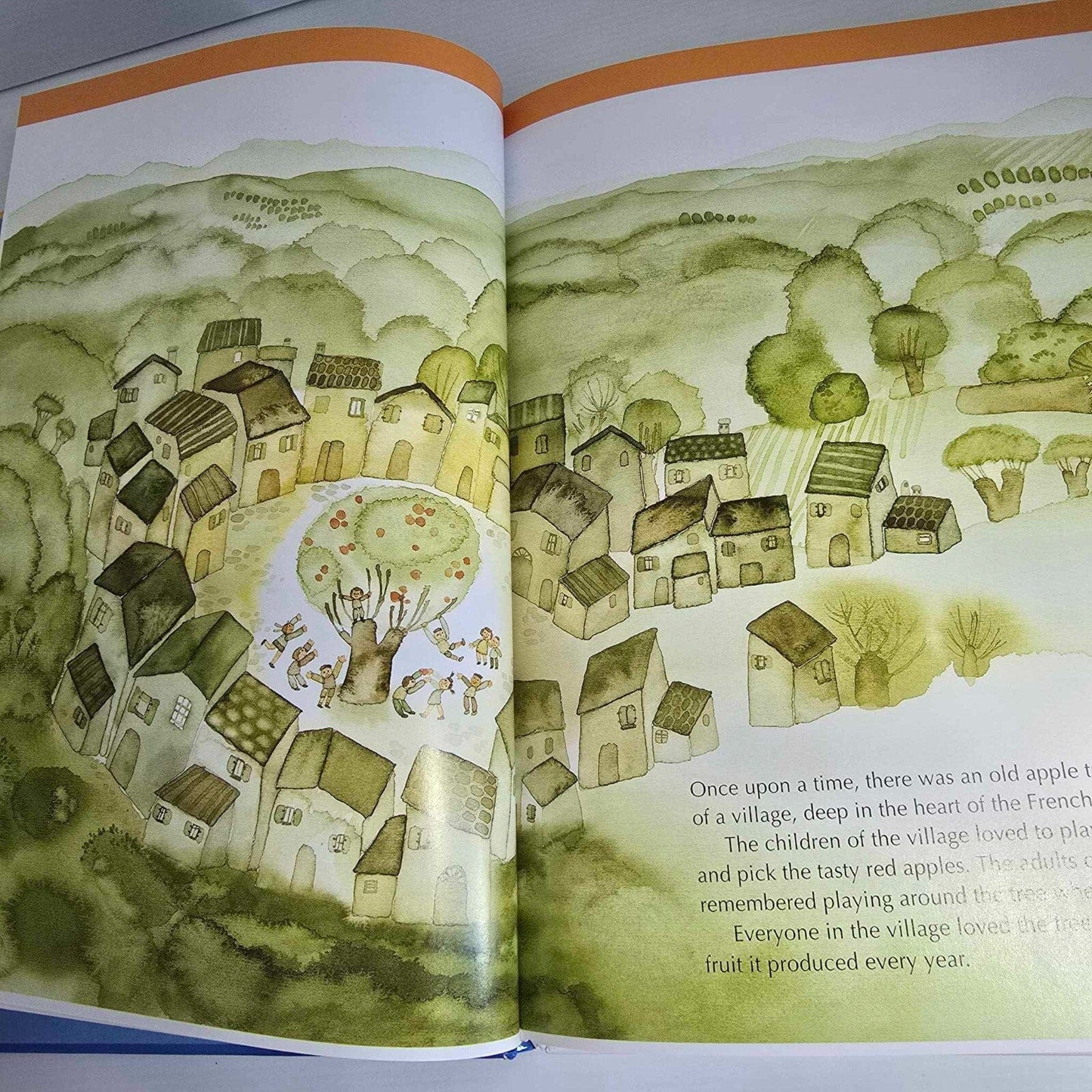 Alona.com.au 4x Childrens Books Santa Claus Childhood Favourites Rupert Saving Old Apple Tree