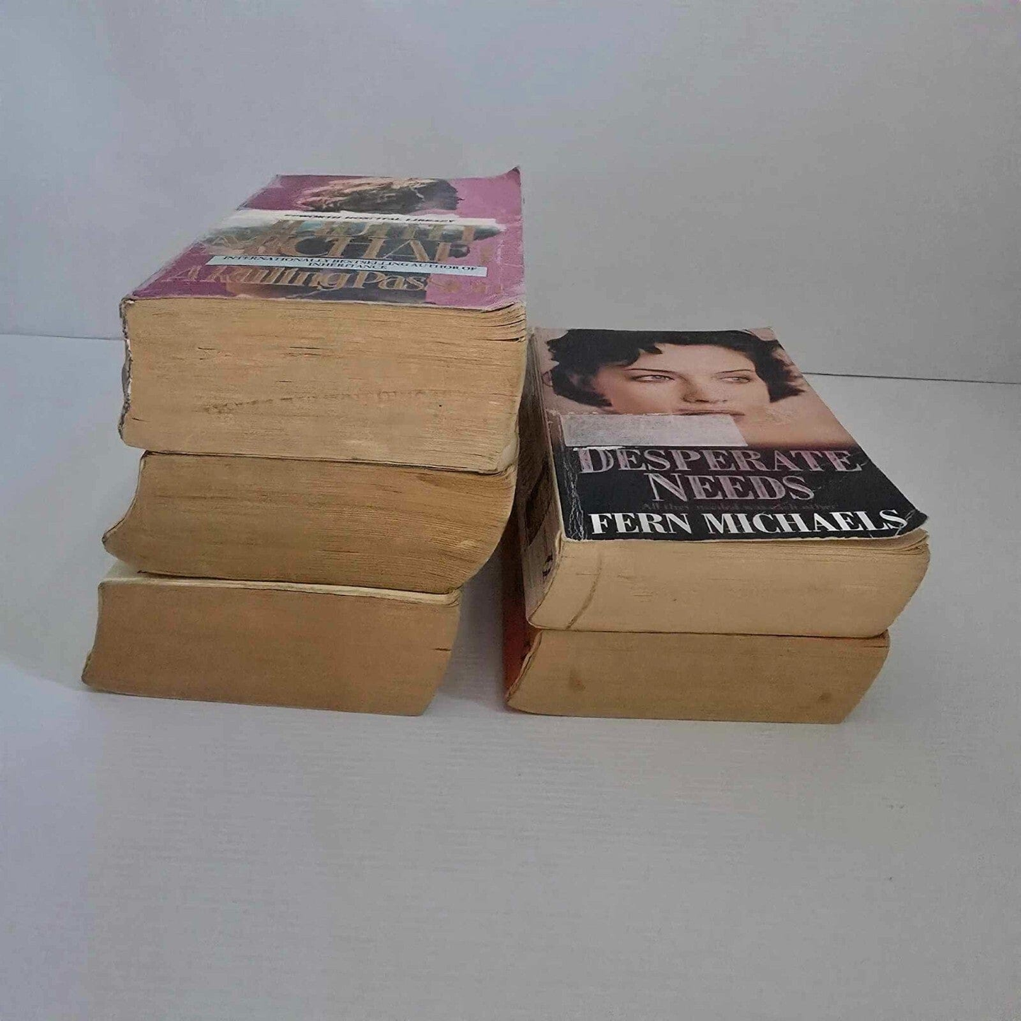 Alona.com.au 5 x Romance Fiction Novel Library Books Mixed Authors Paperback Bundle Lot