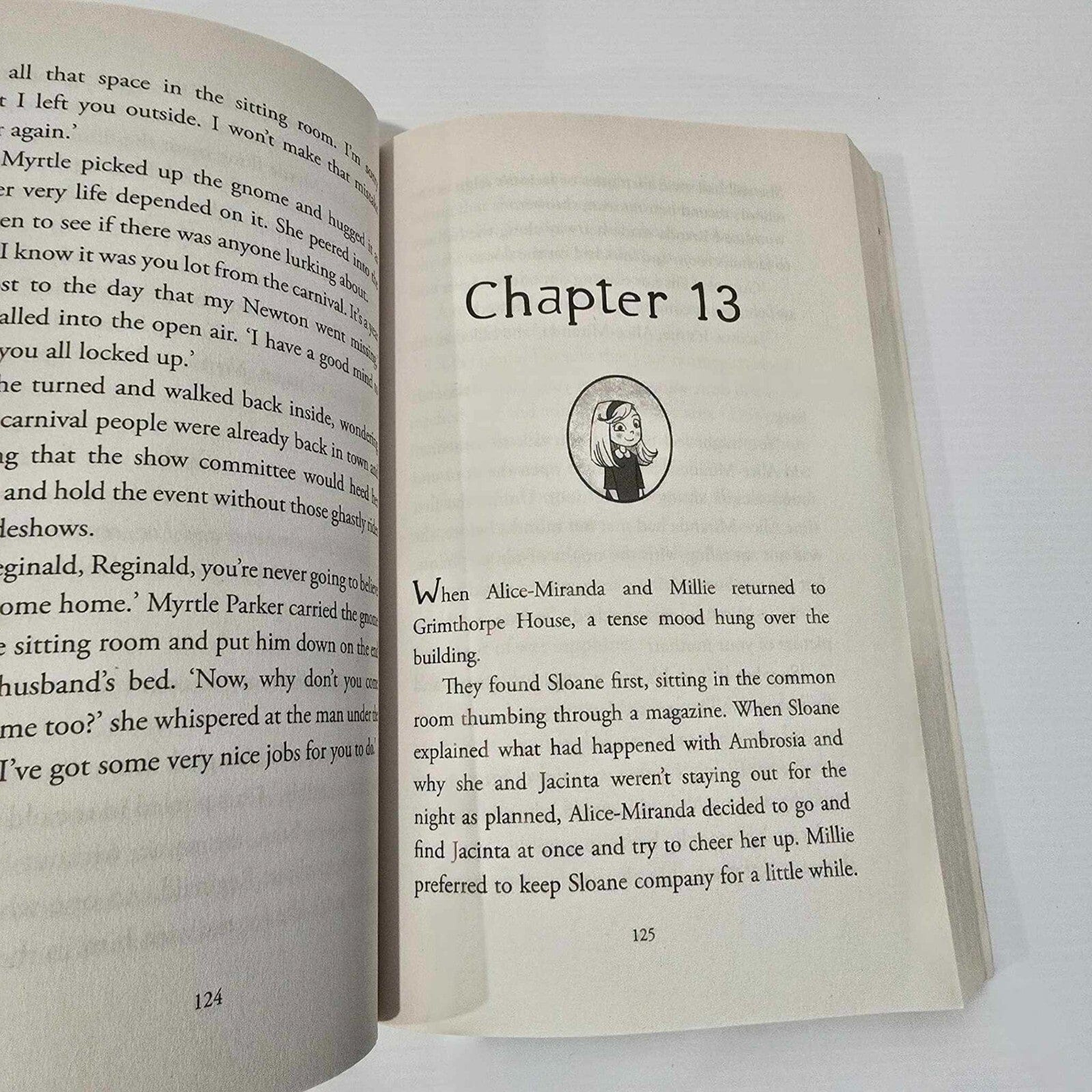 Alona.com.au Alice-Miranda Shows The Way by Jacqueline Harvey, Paperback 2012