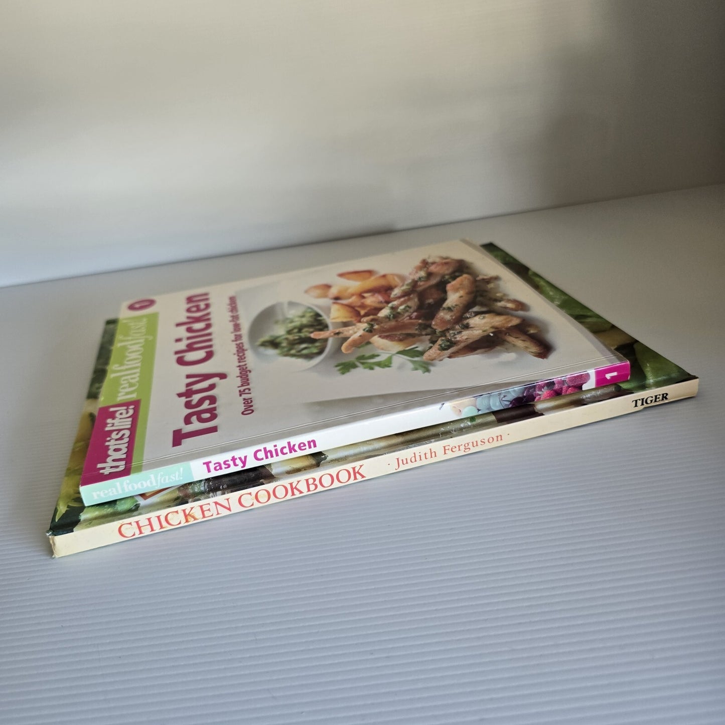 2x Tasty Chicken Cookbook Step-by-step Cuisines