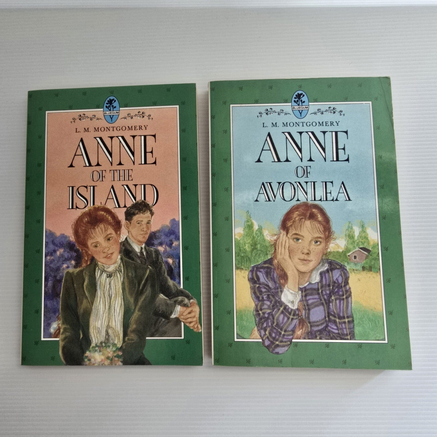 Alona.com.au 2x L. M. Montgomery Books Anne Of The Island And Anne Of Avonlea, Paperback