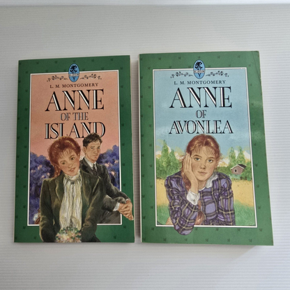 Alona.com.au 2x L. M. Montgomery Books Anne Of The Island And Anne Of Avonlea, Paperback