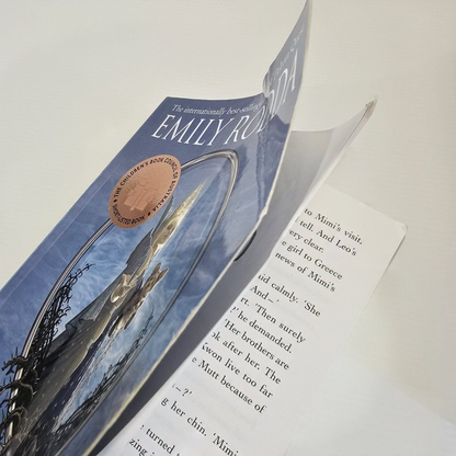 Alona.com.au 4x Bundle Of Books Fantasy Young Adult Adventure Magic Fiction
