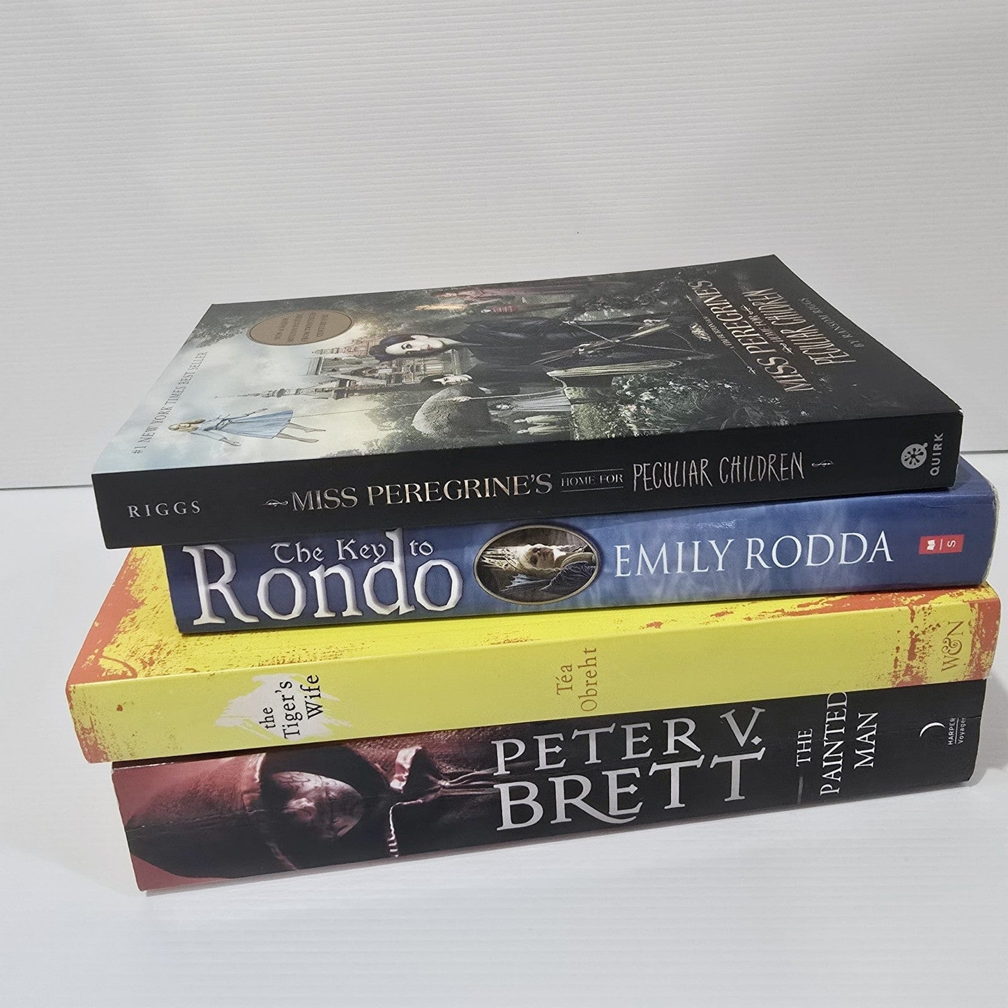 Alona.com.au 4x Bundle Of Books Fantasy Young Adult Adventure Magic Fiction