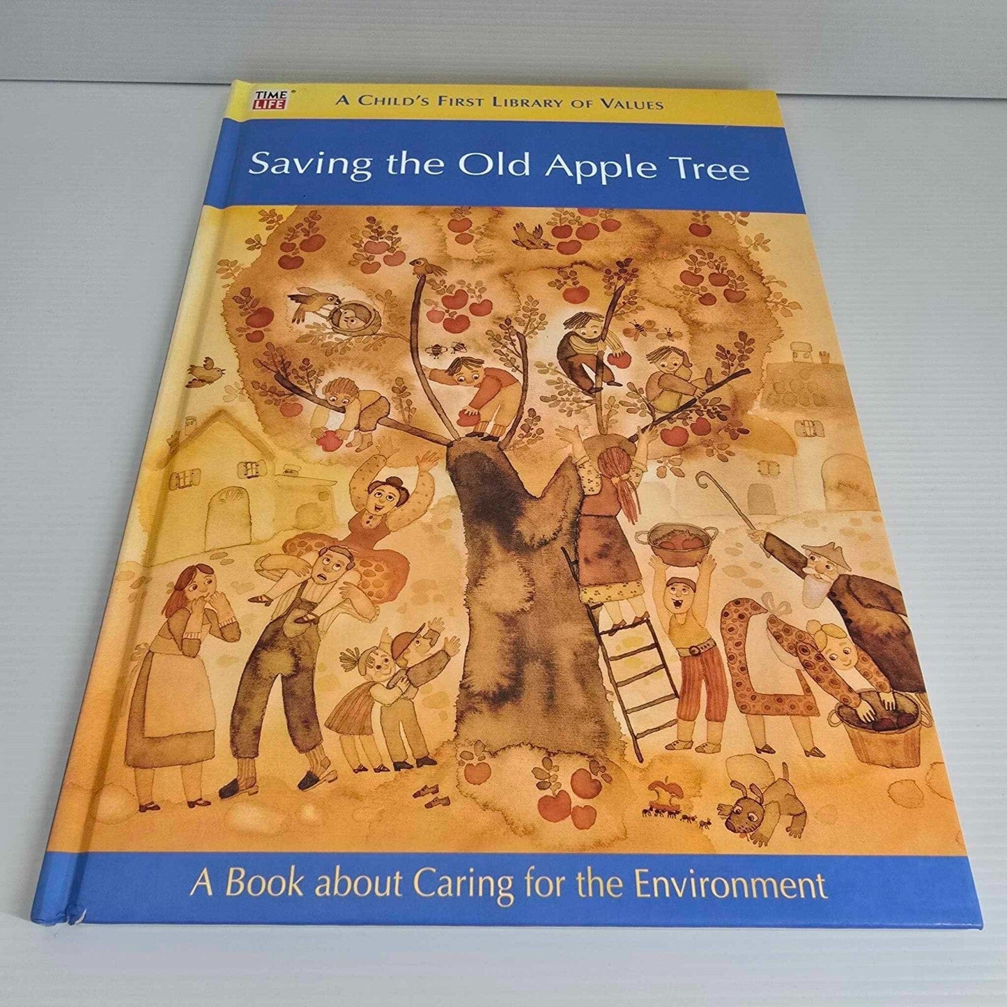 Alona.com.au 4x Childrens Books Santa Claus Childhood Favourites Rupert Saving Old Apple Tree