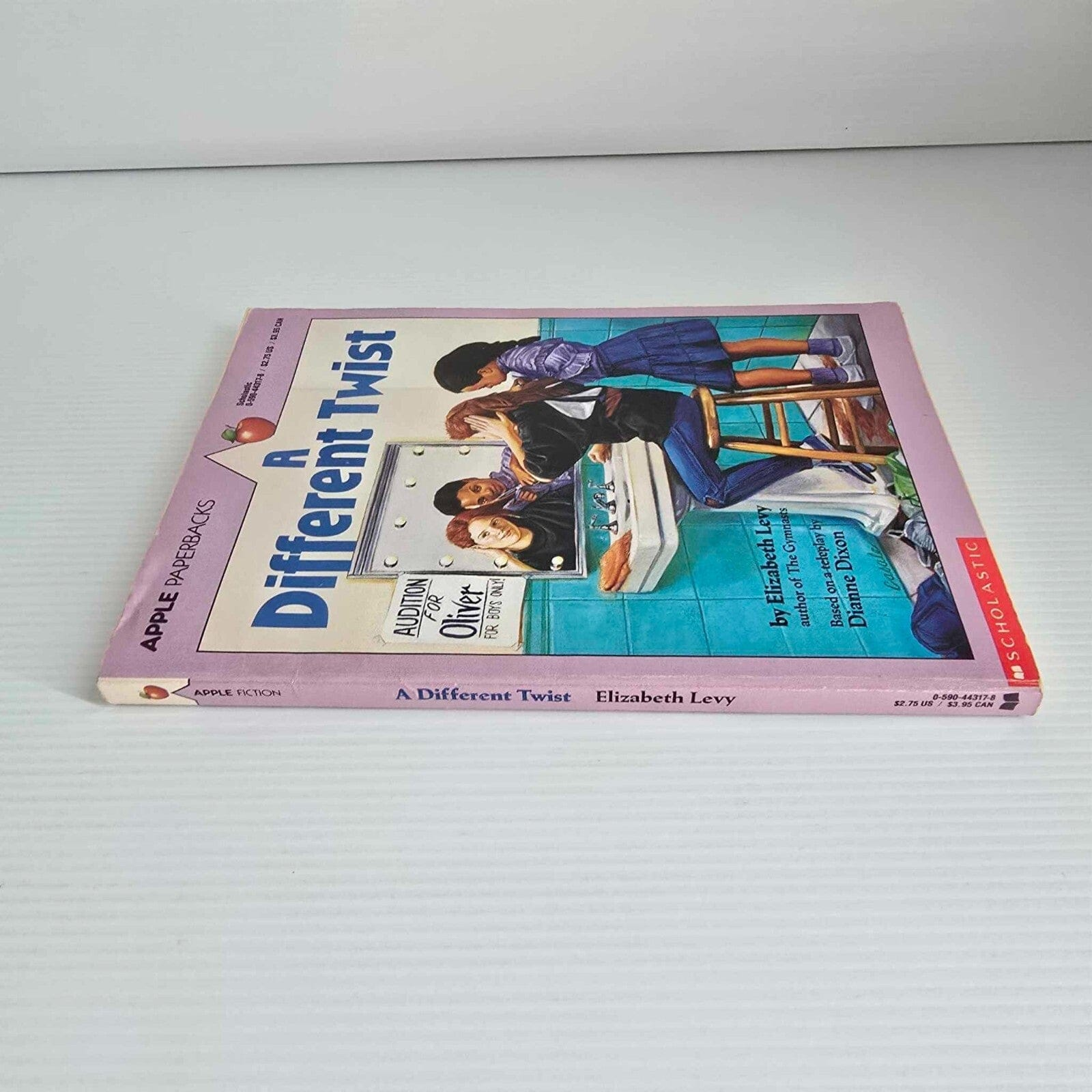 Alona.com.au A Different Twist by Elizabeth Levy, Paperback 1984