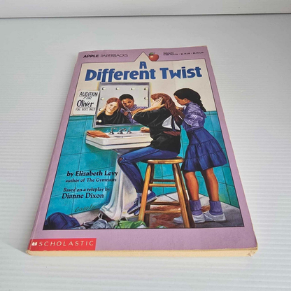 Alona.com.au A Different Twist by Elizabeth Levy, Paperback 1984