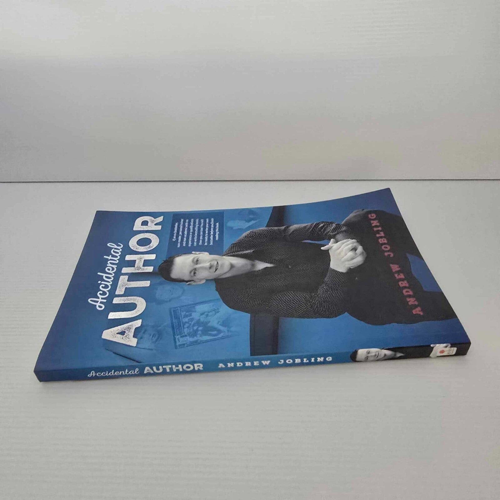 Alona.com.au Accidental Author by Andrew Jobling, Paperback 2015 (with signed dedication)