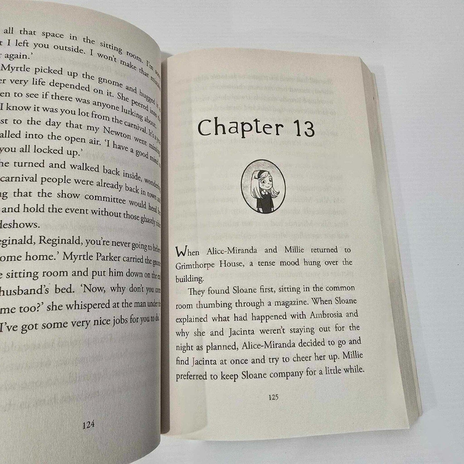 Alona.com.au Alice-Miranda Shows The Way by Jacqueline Harvey, Paperback 2012