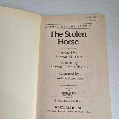 Alona.com.au Animal Rescue Farm #1 The Stolen Horse by Sharon M. Hart, Paperback 1988