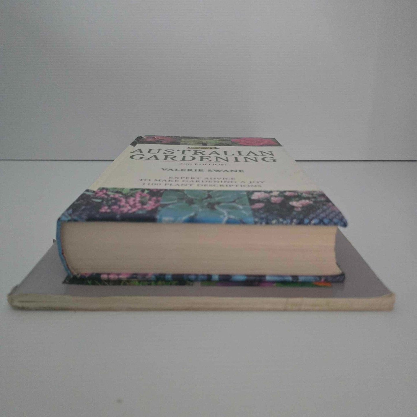 Alona.com.au Australian Women's Weekly The Australian Gardeners' Guide / Gregory's Gardening