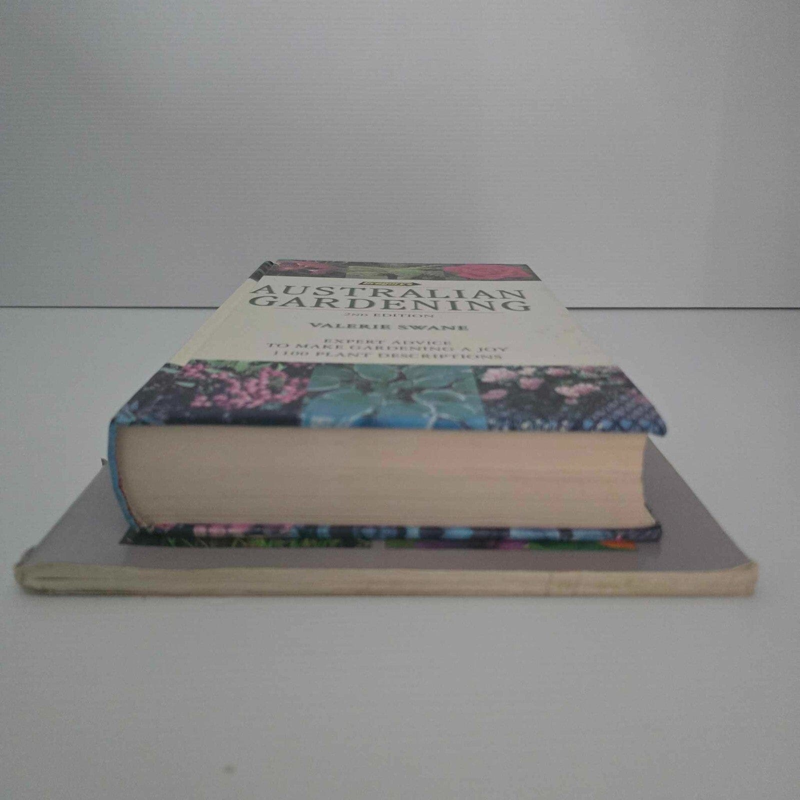 Alona.com.au Australian Women's Weekly The Australian Gardeners' Guide / Gregory's Gardening