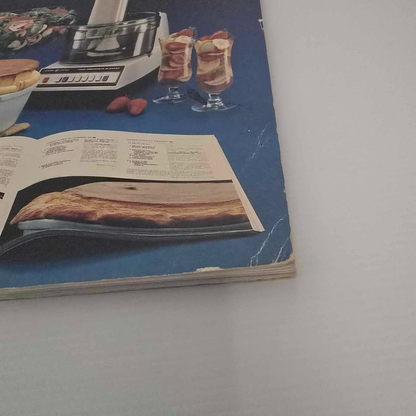 Alona.com.au Cooking With A Food Processor Illustrated Cookbook by GE