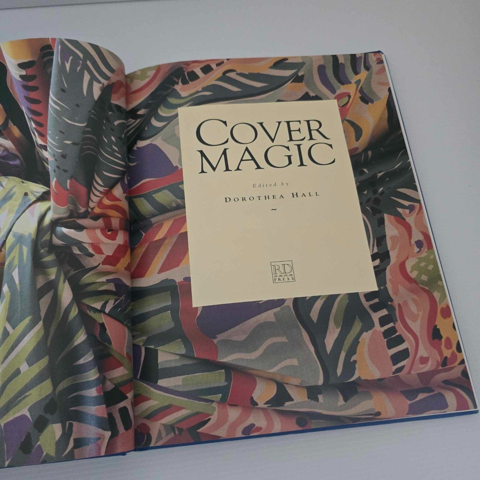 Alona.com.au Cover Magic: Stylish Transformation for Chairs, Sofas, Armchairs and Bedroom