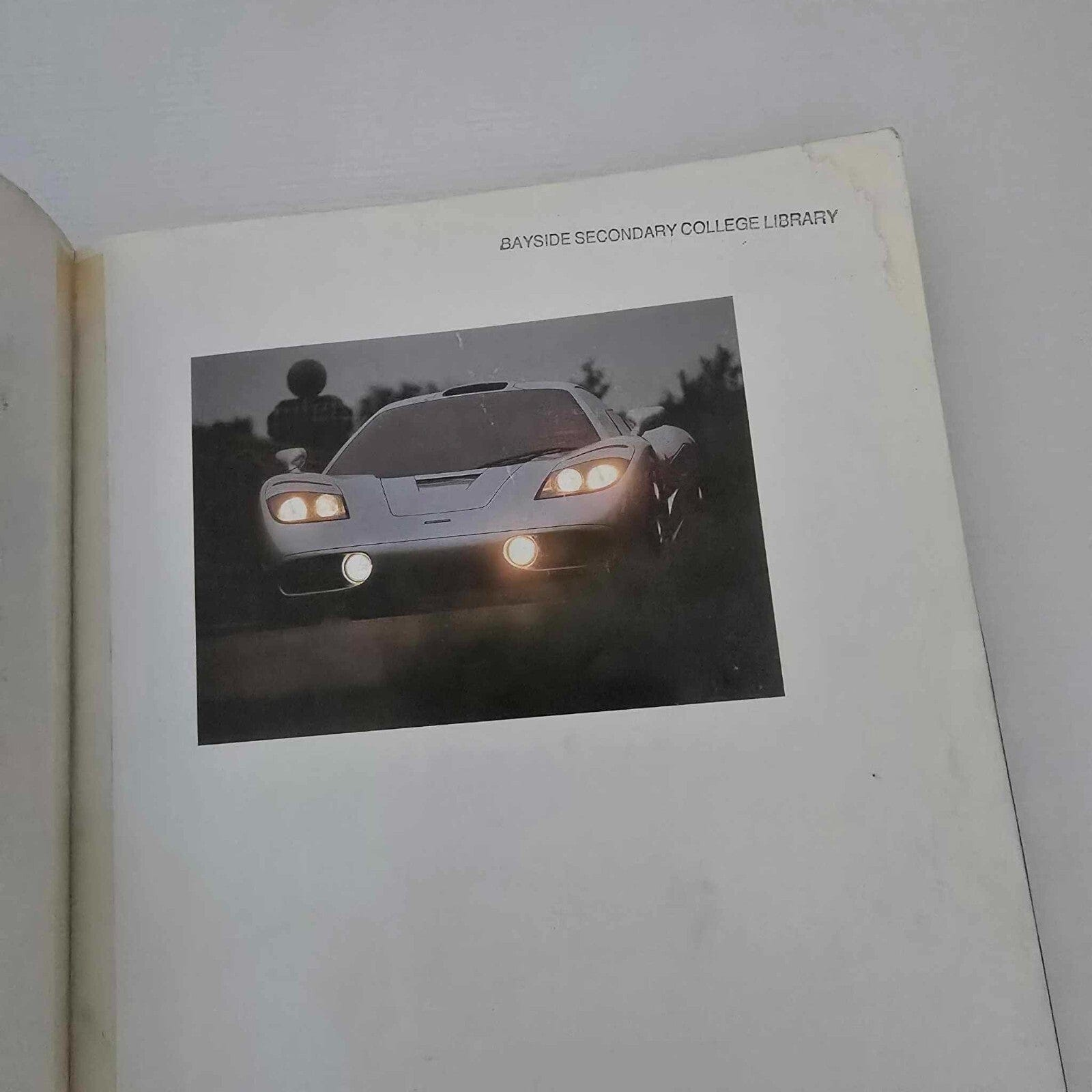 Alona.com.au Enthusiast Color Series: Supercars by John Lam, Paperback 2001 (Library Book)