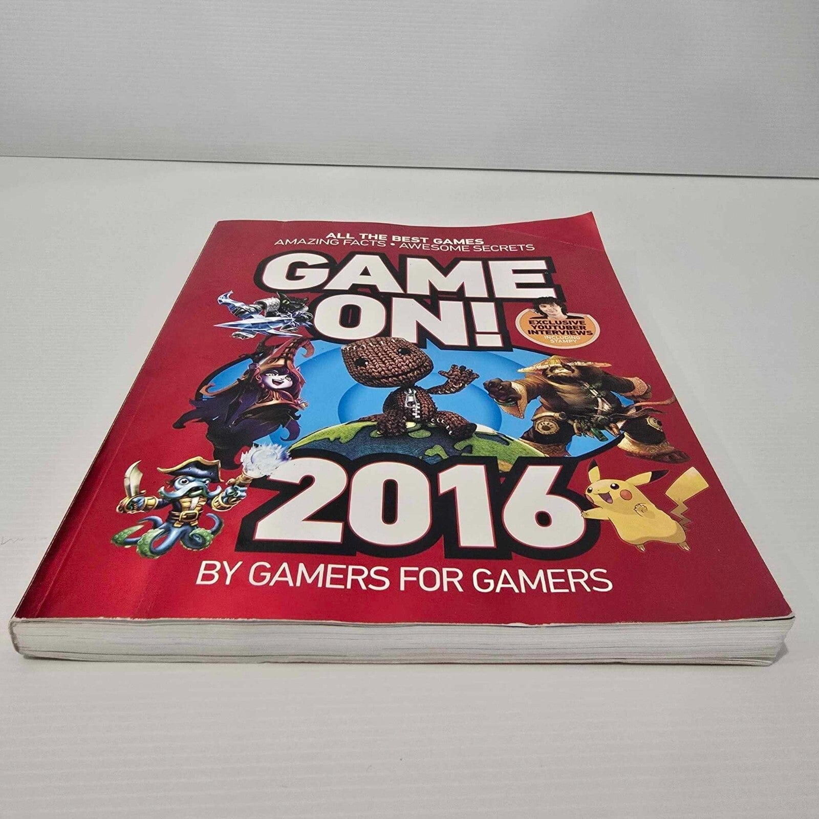 Alona.com.au Game On! 2016 All The Best Games by Gamers for Games Book Paperback Facts Tips