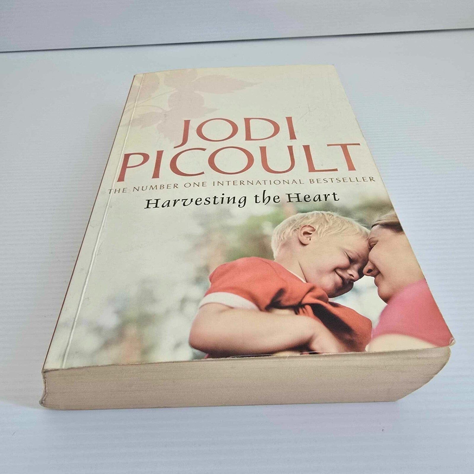 Alona.com.au Harvesting the Heart by Jodi Picoult (Paperback 2009)