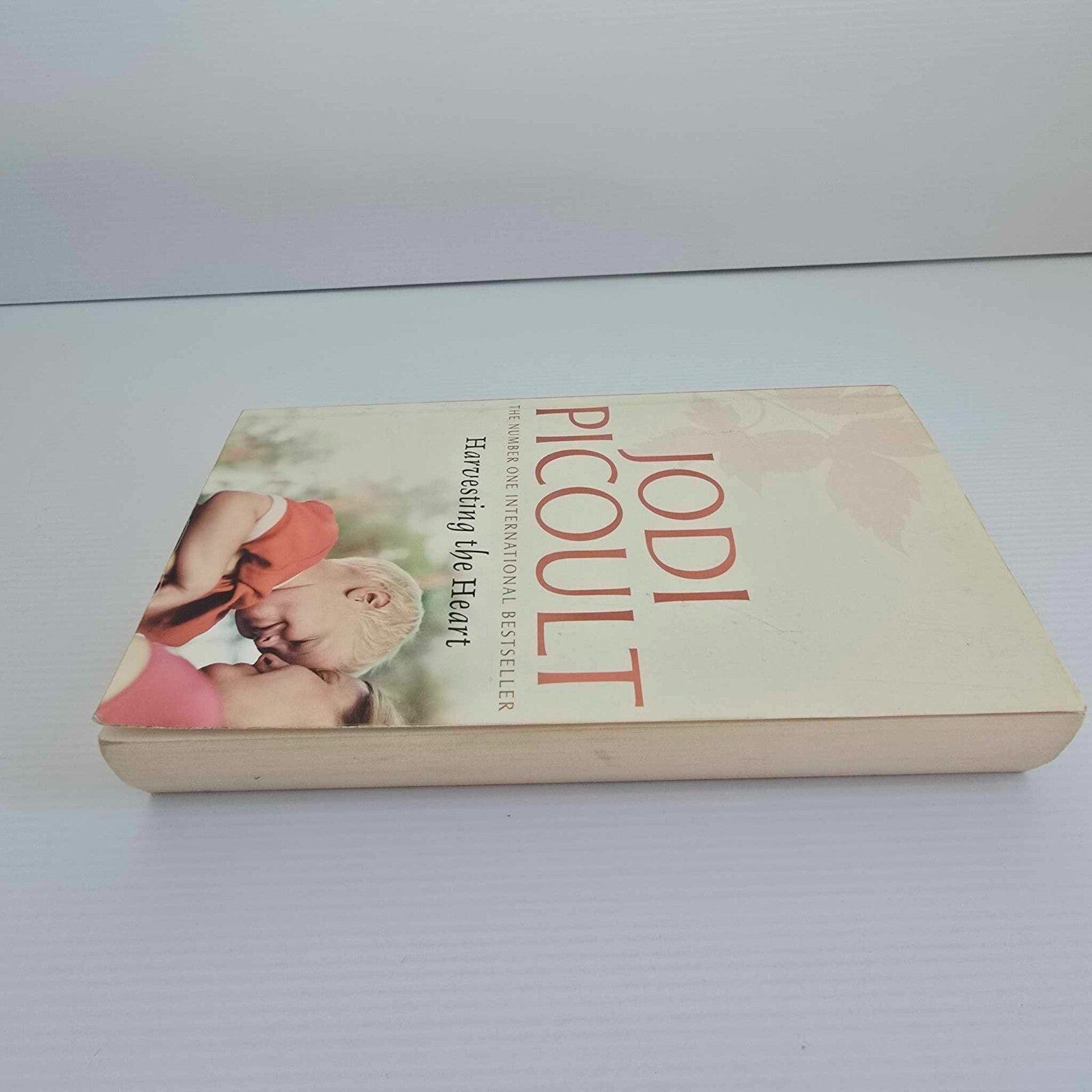 Alona.com.au Harvesting the Heart by Jodi Picoult (Paperback 2009)