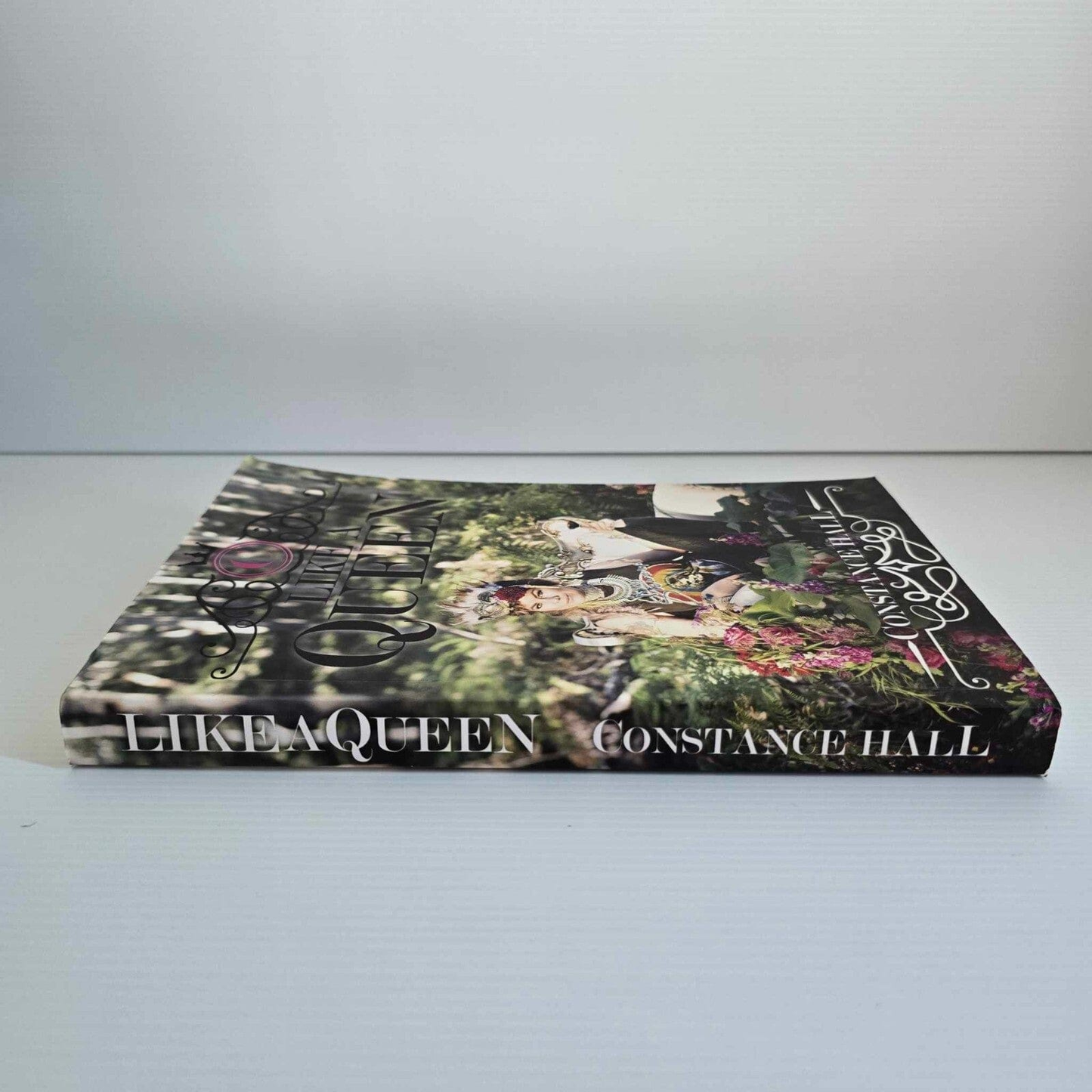 Alona.com.au Like A Queen Memoir Paperback by Constance Hall Book 2016