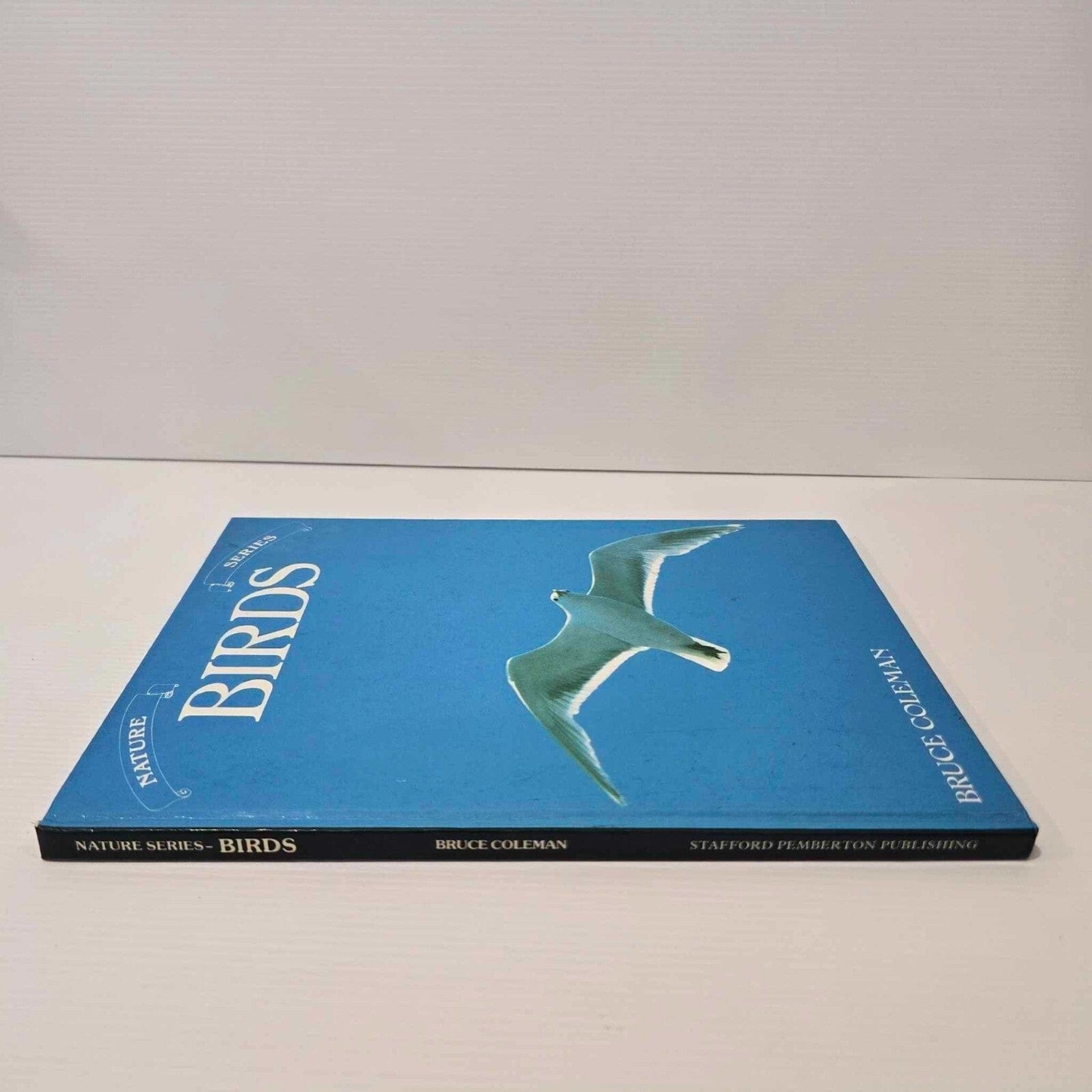 Alona.com.au Nature Series: BIRDS by Bruce Coleman - Hardcover