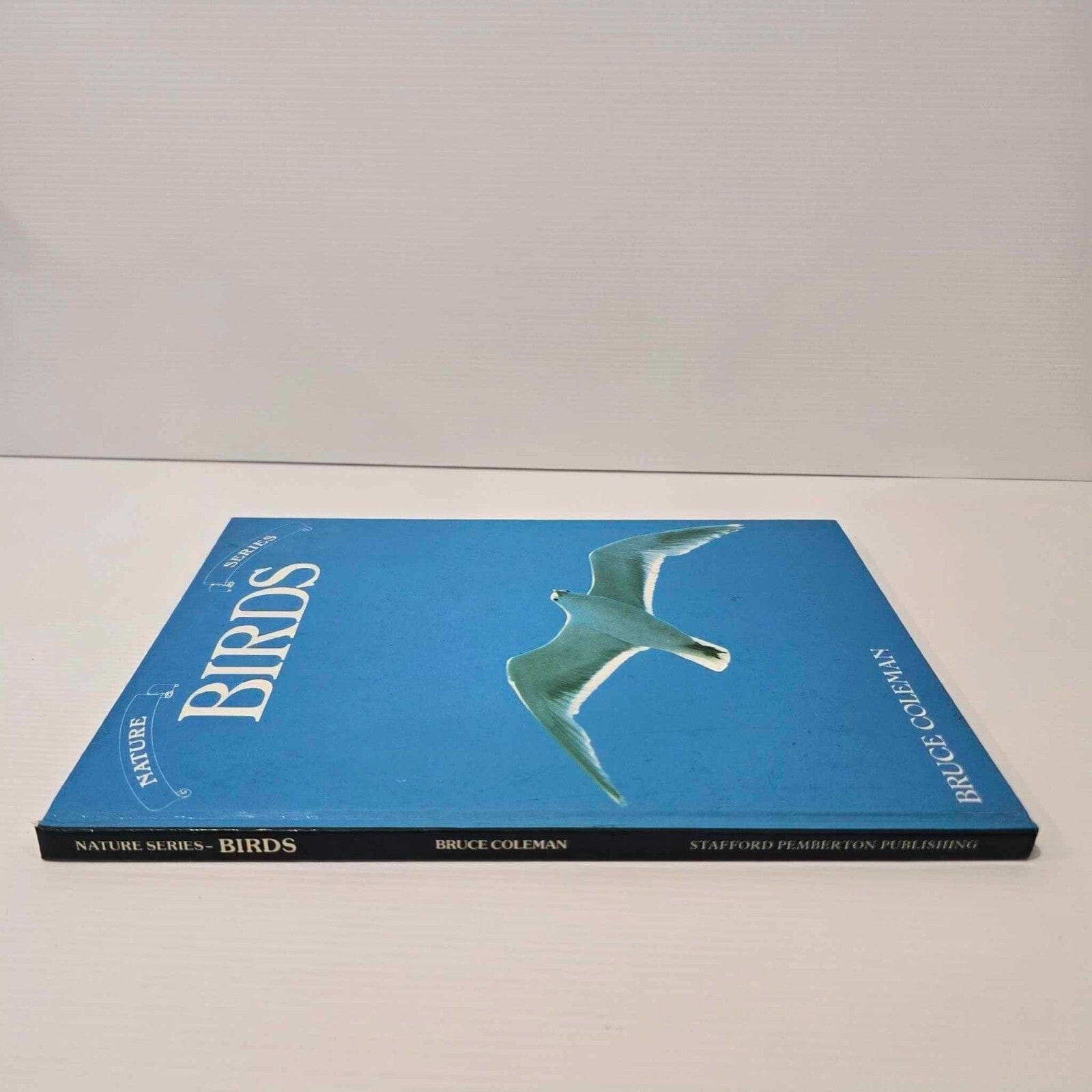 Alona.com.au Nature Series: BIRDS by Bruce Coleman - Hardcover