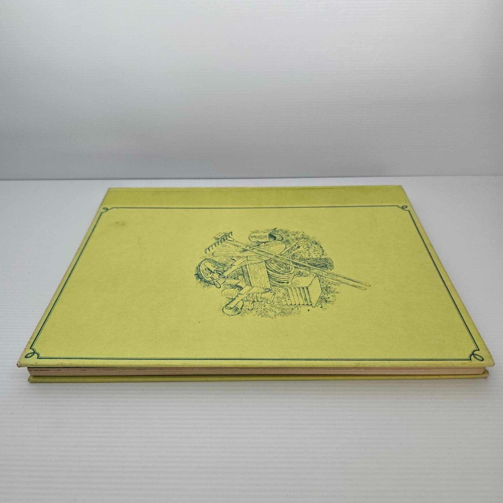 Alona.com.au The Australian All Colour Gardening Book by Shirley Stackhouse, Hardcover 1978
