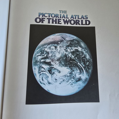 Alona.com.au The Pictorial Atlas Of The World, Hardcover 1981