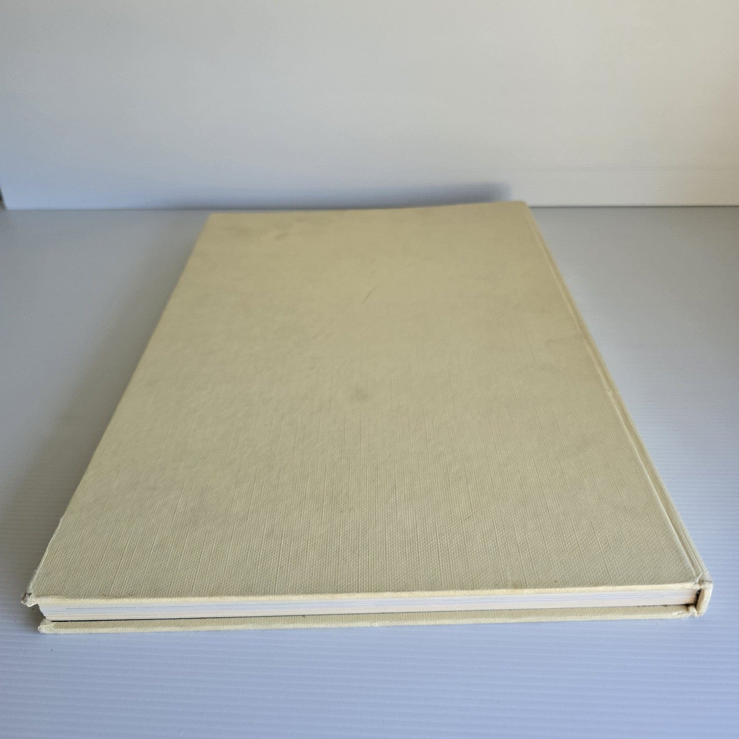 Alona.com.au The Pictorial Atlas Of The World, Hardcover 1981
