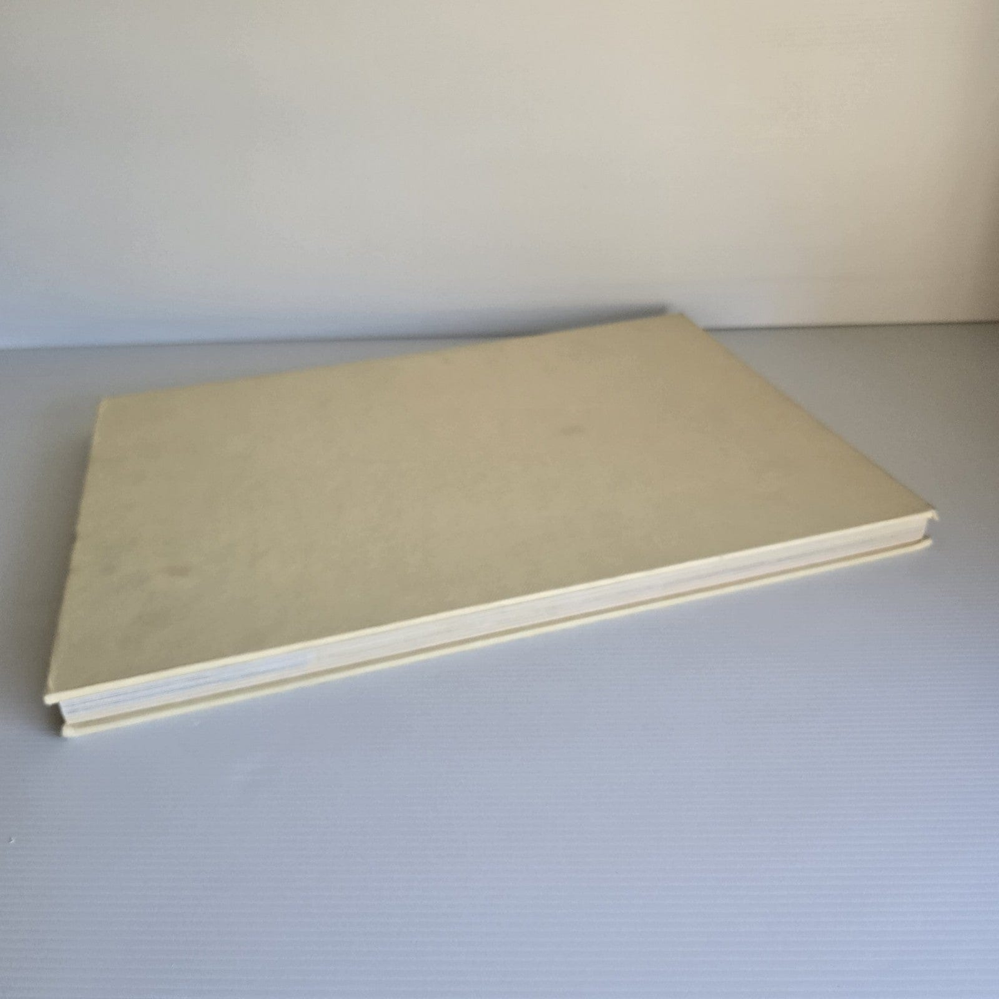 Alona.com.au The Pictorial Atlas Of The World, Hardcover 1981