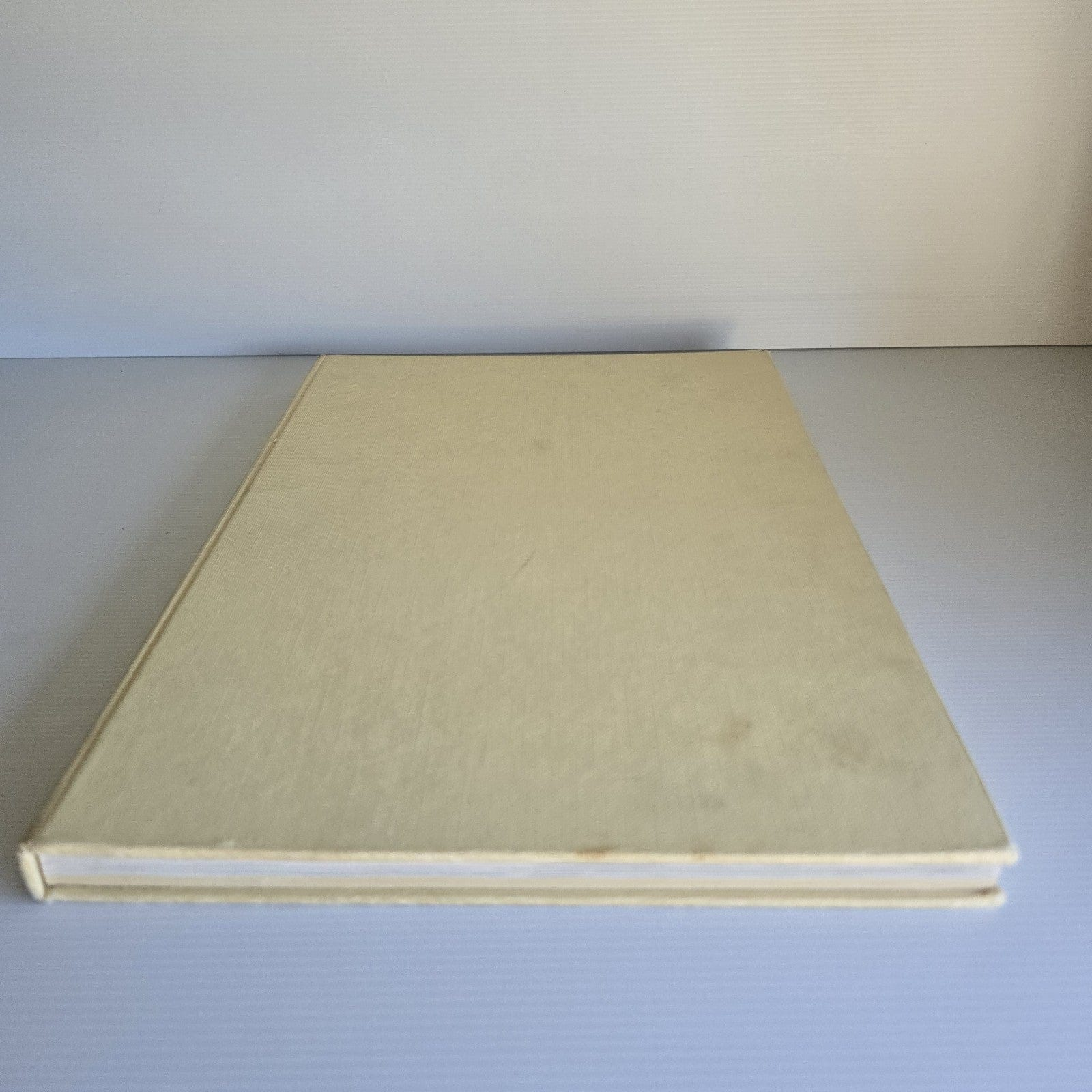 Alona.com.au The Pictorial Atlas Of The World, Hardcover 1981