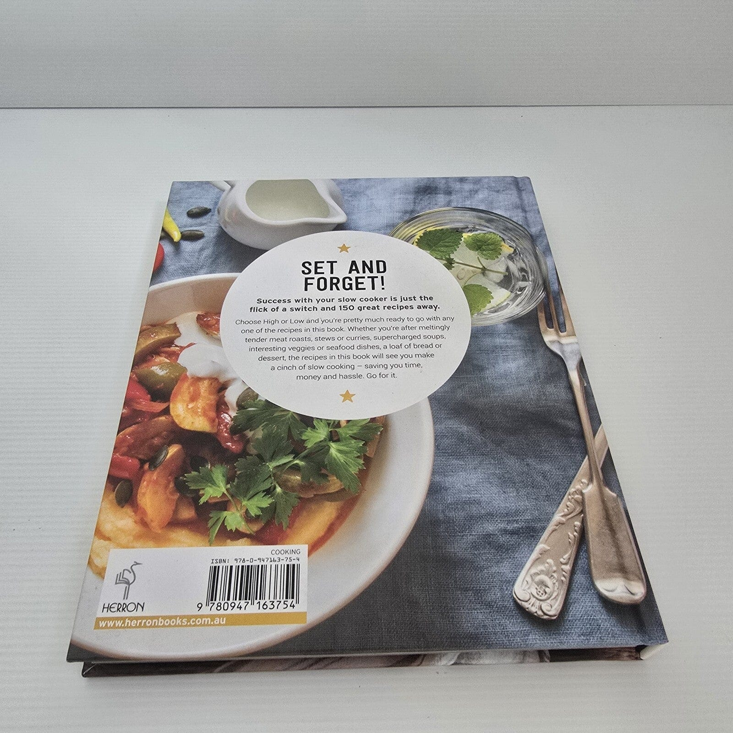Alona.com.au The Slow Cooker Kitchen 150 Great Recipes , Hardcover - 2016