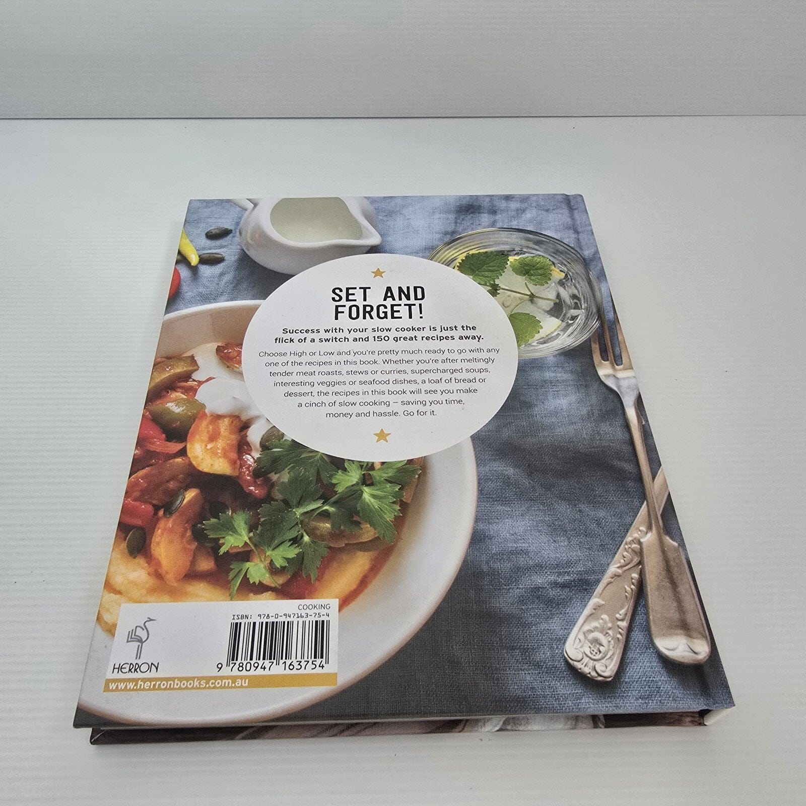 Alona.com.au The Slow Cooker Kitchen 150 Great Recipes , Hardcover - 2016