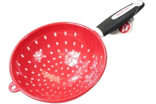 Betty Crocker Colander Colander Plastic with Handle Kitchen Cooking Utensil Strainer Drain Rinse Pasta