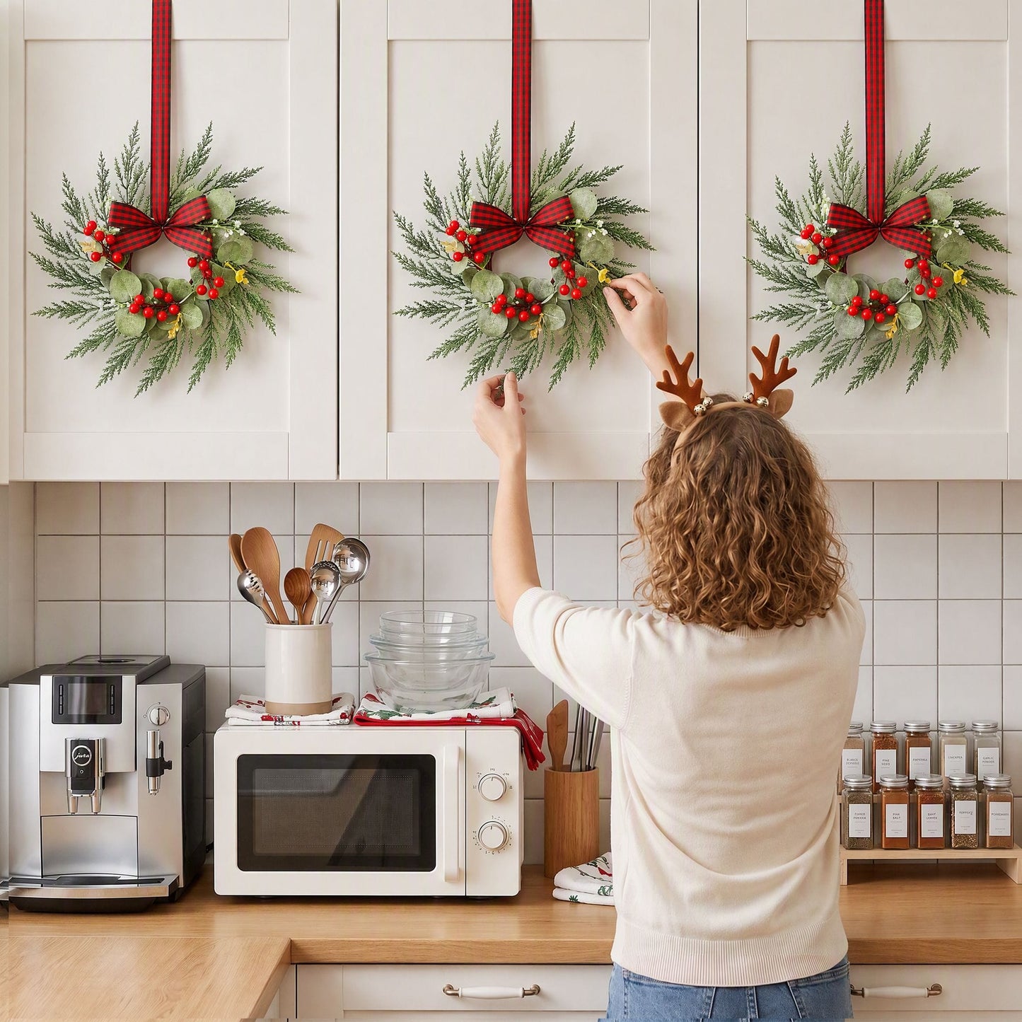 Jingle Jollys Occasions > Christmas > Christmas Wreaths & Garlands Jingle Jollys 6x Christmas Wreath Garland 26cm Pre-lit Wreaths Red Berries Bow