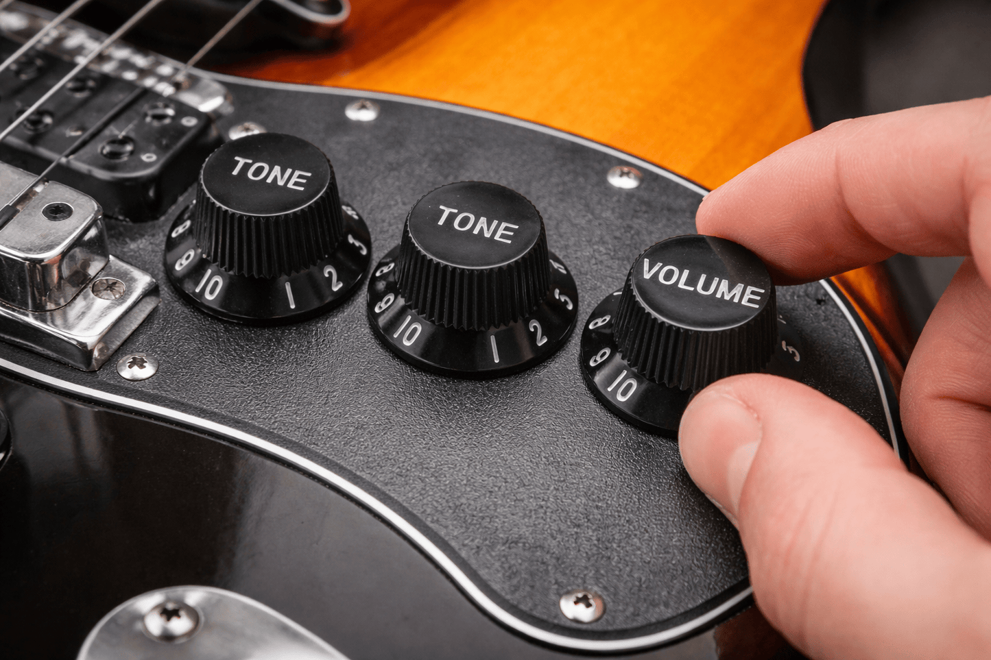 Unbranded Audio & Video > Musical Instrument & Accessories > Guitars Guitars Strat Knob 1-Volume 2-Tone Control Knobs For Fender Stratocaster Black